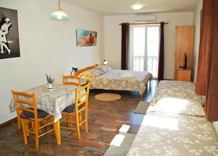 Kolmanic, Sea View, Free Privat Parking Apartament