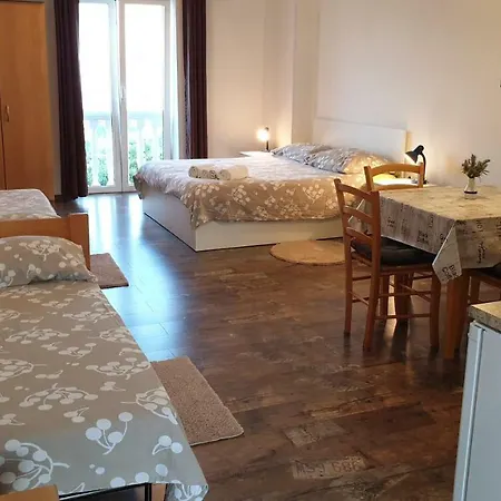 Kolmanic, Sea View, Free Privat Parking 아파트