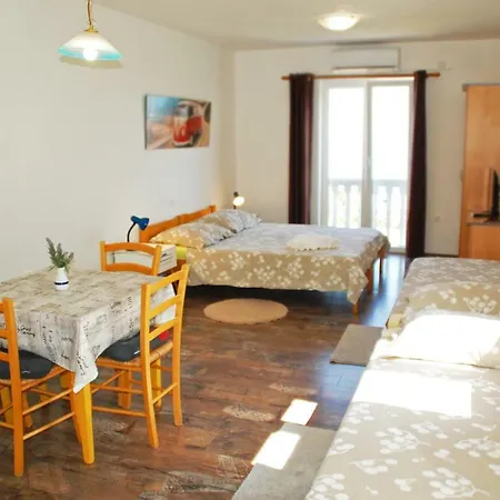 Kolmanic, Sea View, Free Privat Parking 아파트