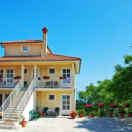 Kolmanic, Sea View, Free Privat Parking 아파트